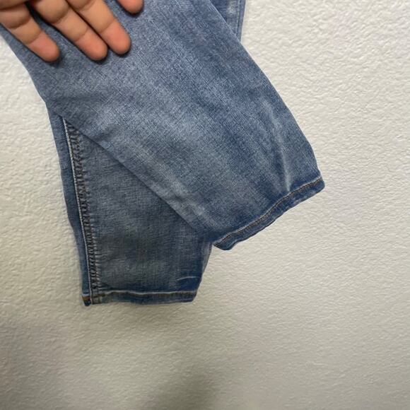 Refuge Womens Jeans Size 2 Denim Blue Distressed Skinny Leg Medium Wash Jeans - Picture 7 of 10